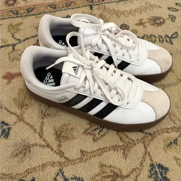 Adidas Woman’s White and Black Sneakers 8 worn once - Picture 3 of 10